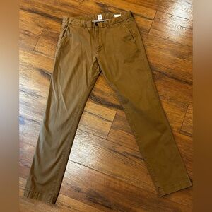 Gap Men's 31x32 Slim Tan Chinos Khakis Pants Bottoms Flat Front